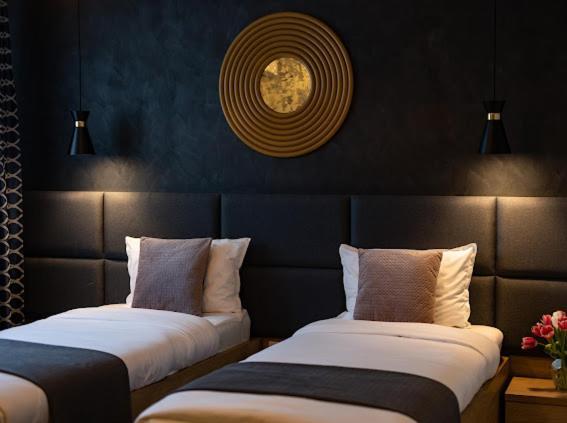 Pavillion 78 Hotel Bacău Eksteriør bilde